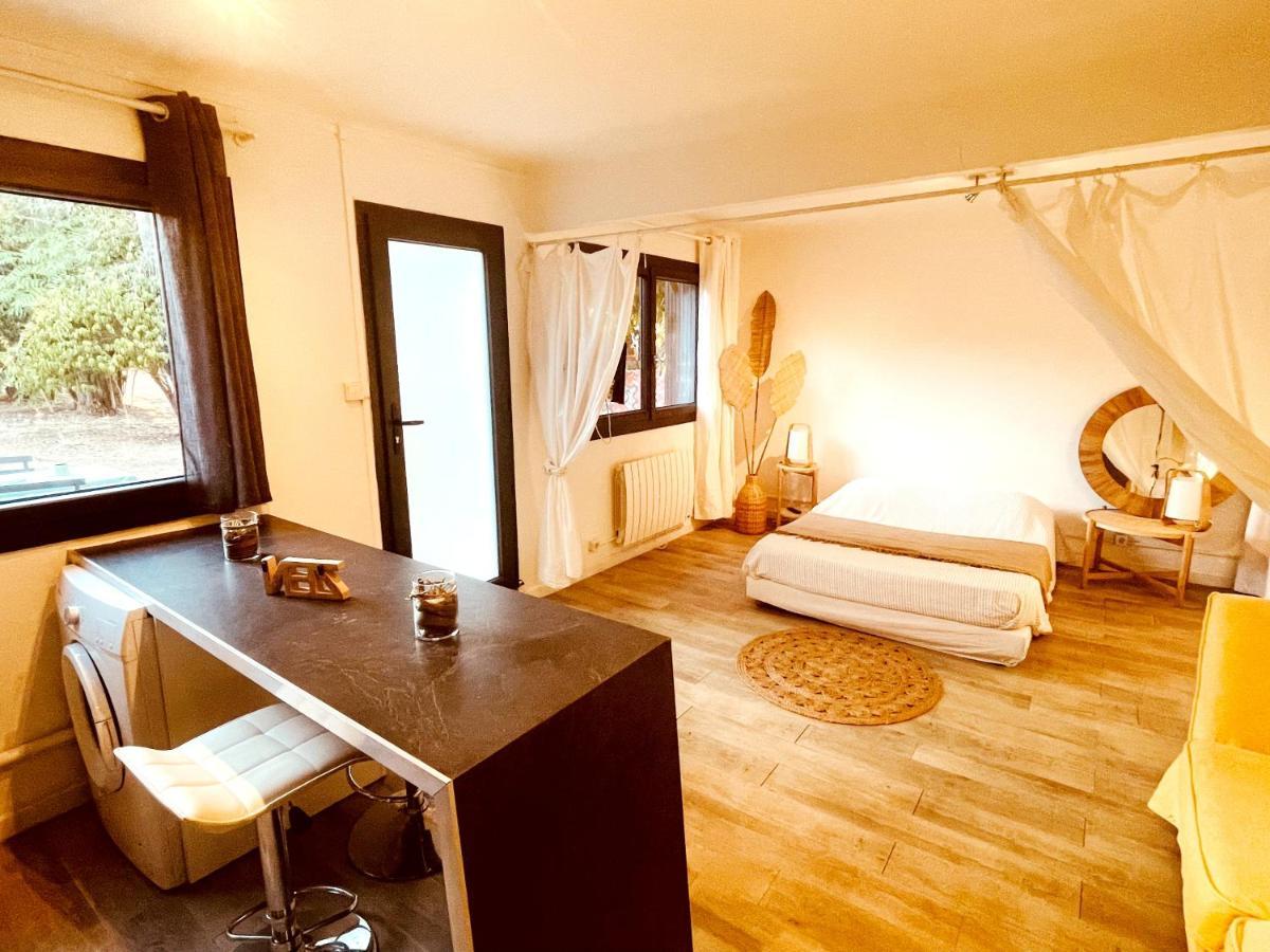 Superbe Appartement Boheme Dans Les Vignes Nîmes Exterior foto
