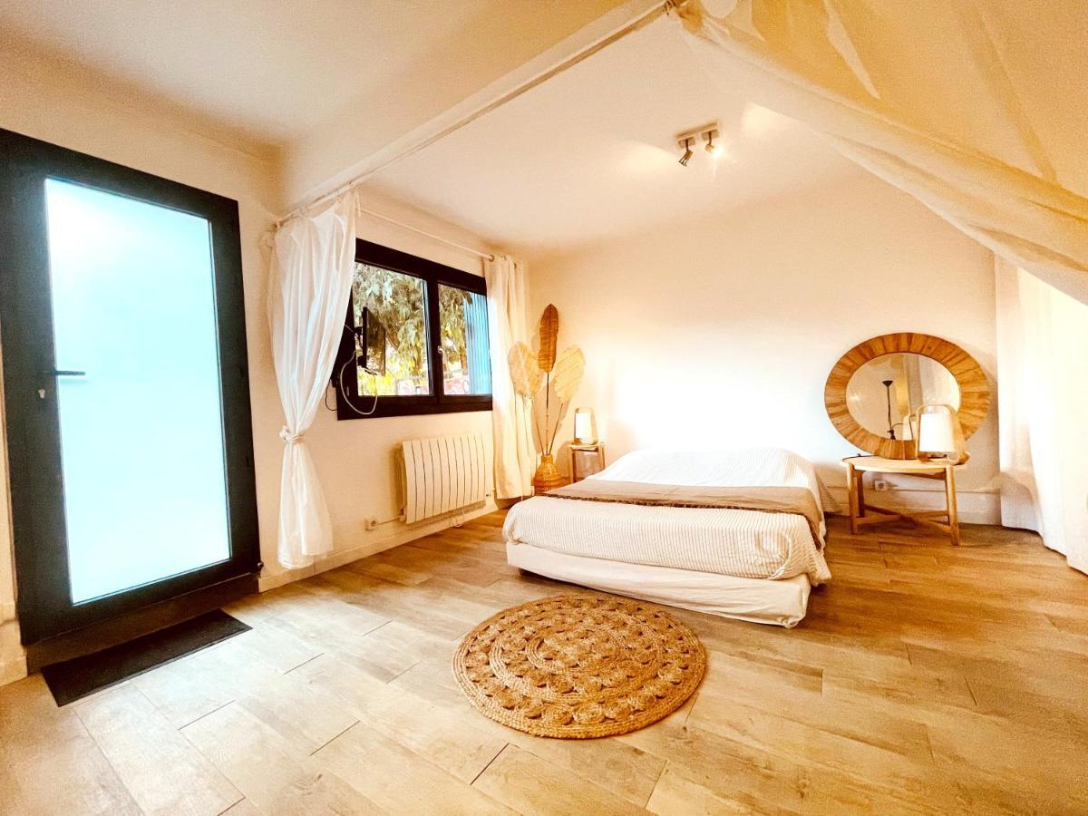 Superbe Appartement Boheme Dans Les Vignes Nîmes Exterior foto