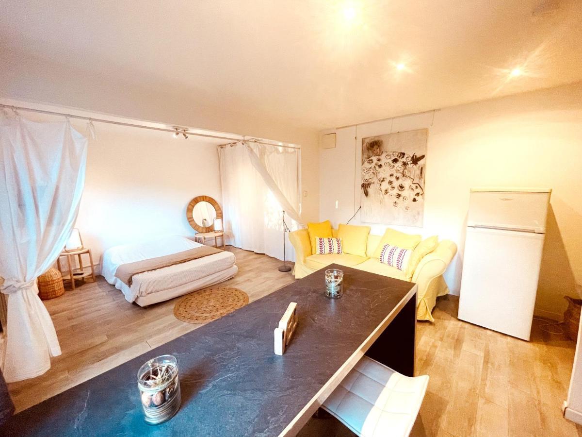 Superbe Appartement Boheme Dans Les Vignes Nîmes Exterior foto